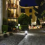 Hotel Au Grand De - Pavillon De Selves