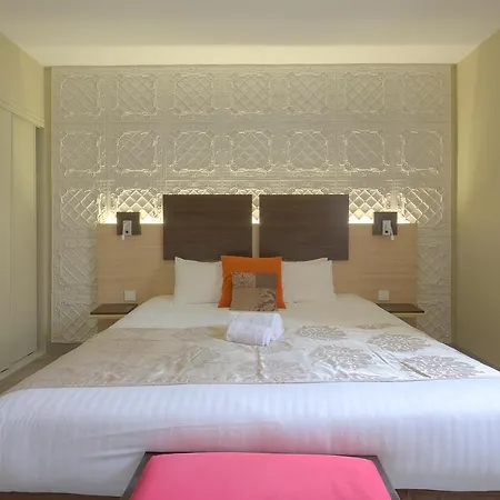 Hotel Au Grand De - Pavillon De Selves 4*