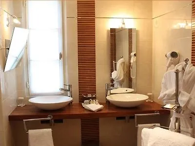 Hotel Au Grand De 4*