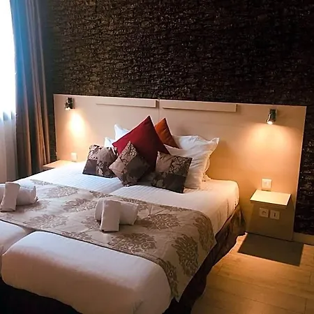 Hotel Au Grand De - Pavillon De Selves