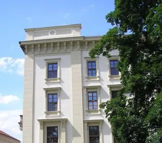 Au Grand De Hotel 4*