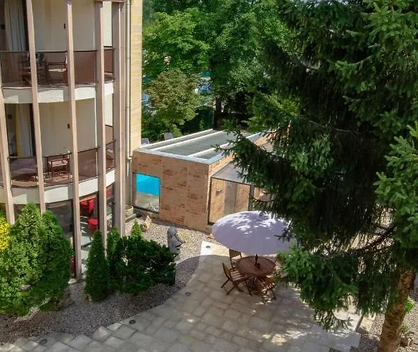 Au Grand De - Pavillon De Selves Hotel