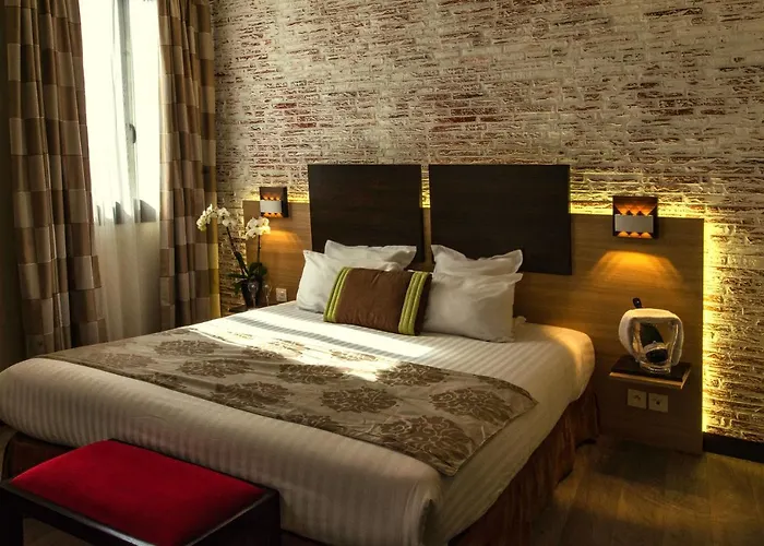 Hotel Au Grand De - Pavillon De Selves