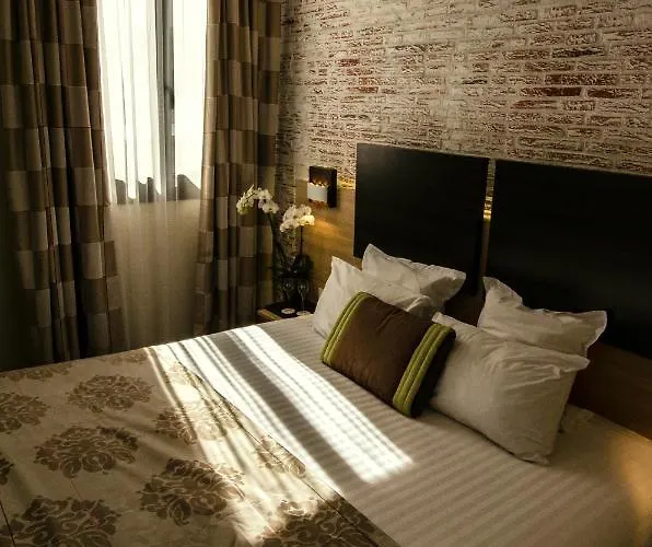 Hotel Au Grand De - Pavillon De Selves