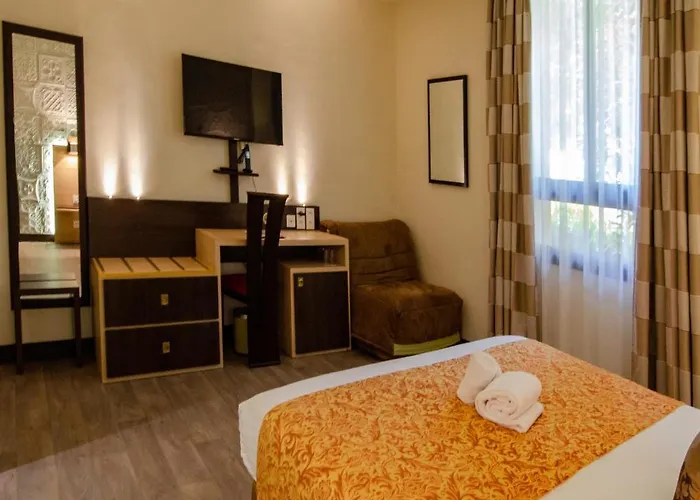 Au Grand De - Pavillon De Selves Hotel