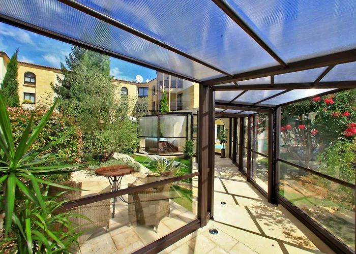 Au Grand De - Pavillon De Selves Hotel 4*