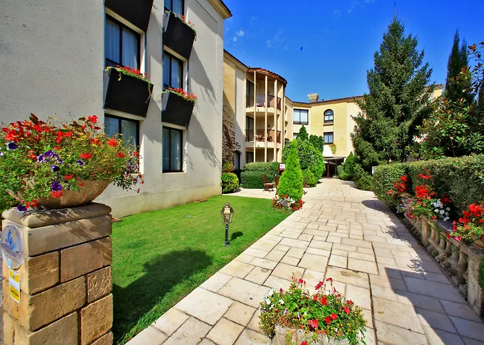 Au Grand De - Pavillon De Selves Hotel 4*