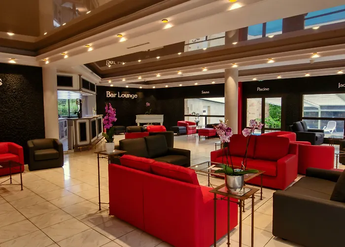 Hotel Au Grand De - Pavillon De Selves